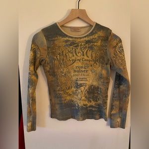 3/4 sleeve top skinny Minnie top with cool lettering and designs